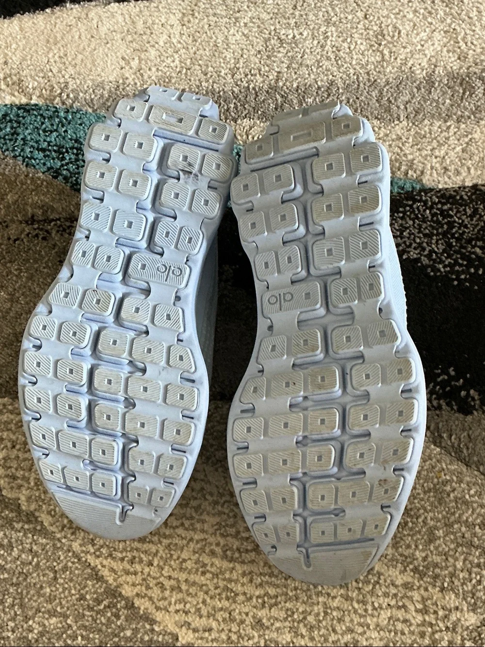 ALO Yoga Runner Limited Crystal Clear Blue Sneakers 10.5